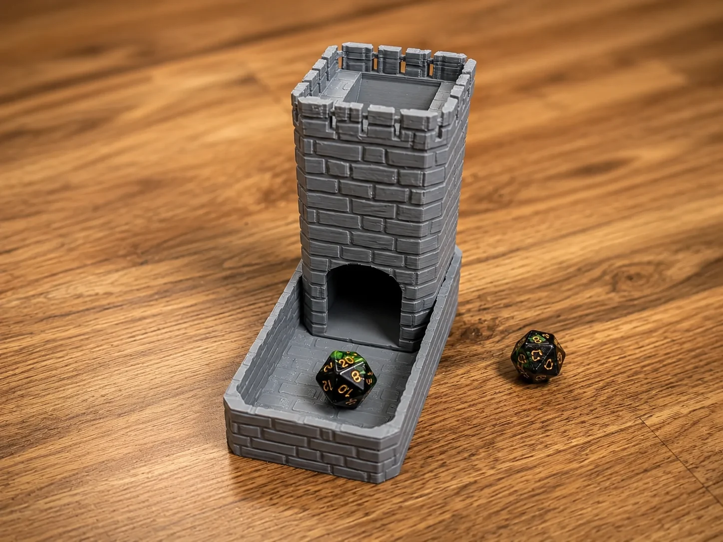 Torre de dados impressa em 3D com aparência de pedra para RPG de fantasia
